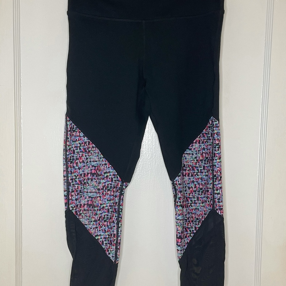 Fabletics Mid-Rise black/ colorful pattern- Small
